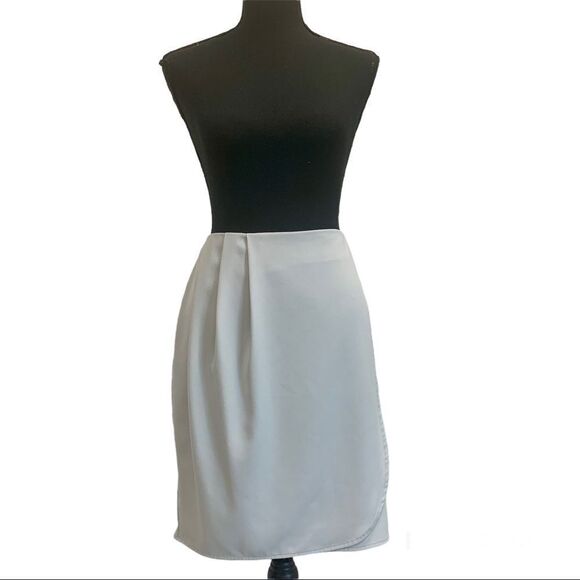 BANANA republic light gray pleated wrap front pencil skirt Sz 6 NWOT - Picture 1 of 12